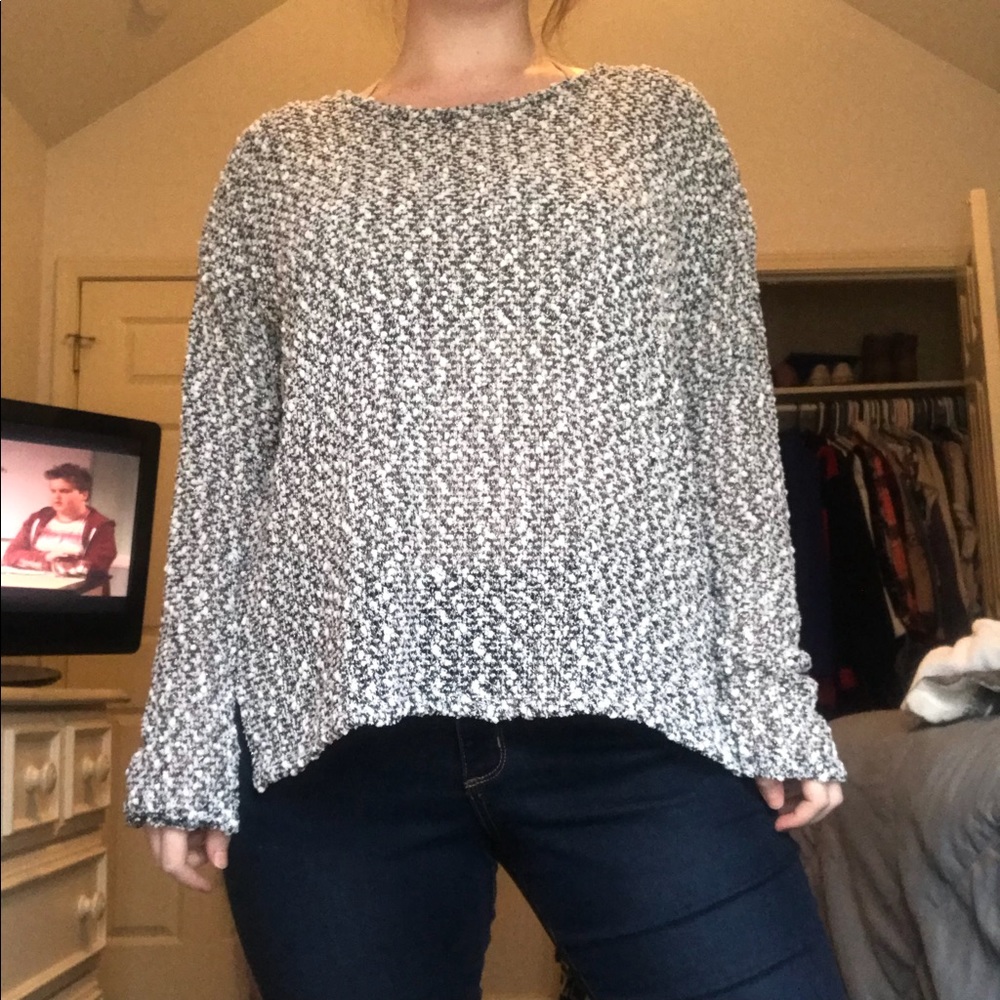 Women’s Lightweight OpenStitch Black/White Sweater